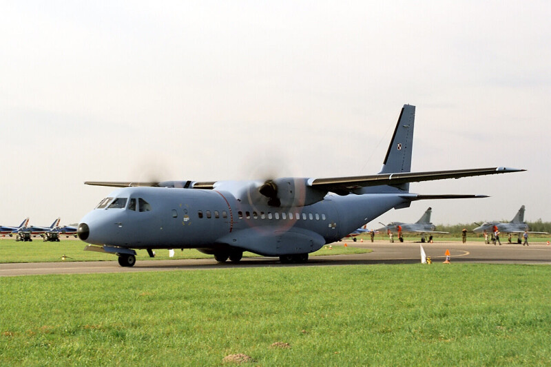 CASA_C-295_of_Polish_Air_Force_Radom_AirShow_2005_Poland